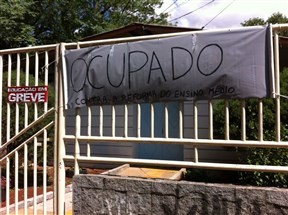 Após mais de 20 dias desde o início das ocupações, 14 colégios estaduais em Maringá permanecem tomados por estudantes